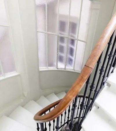 Moderne فندق ليون